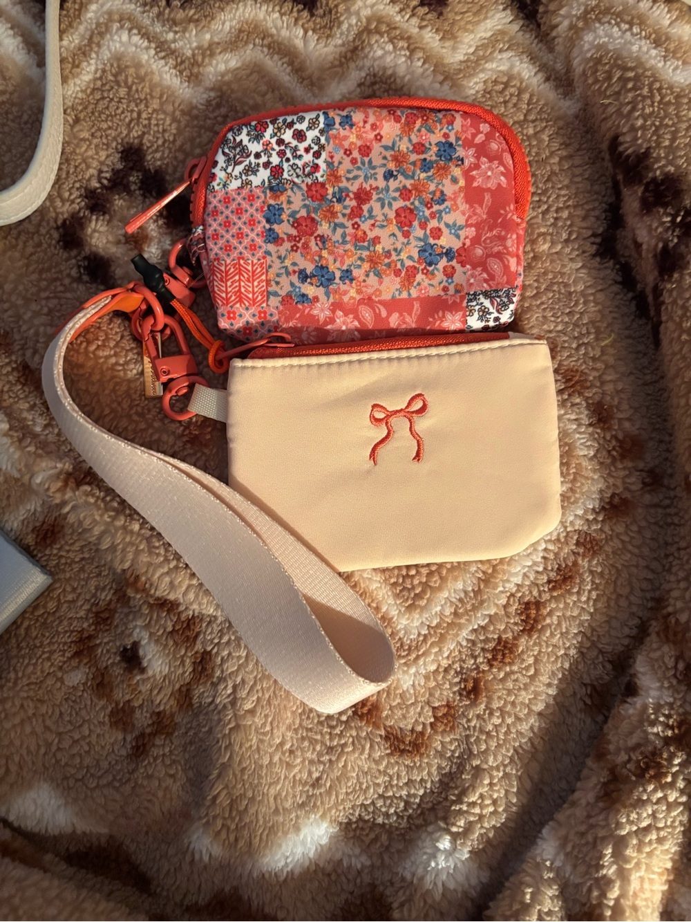 Simply Southern Coral Floral Convertible Mini Wristlet Set